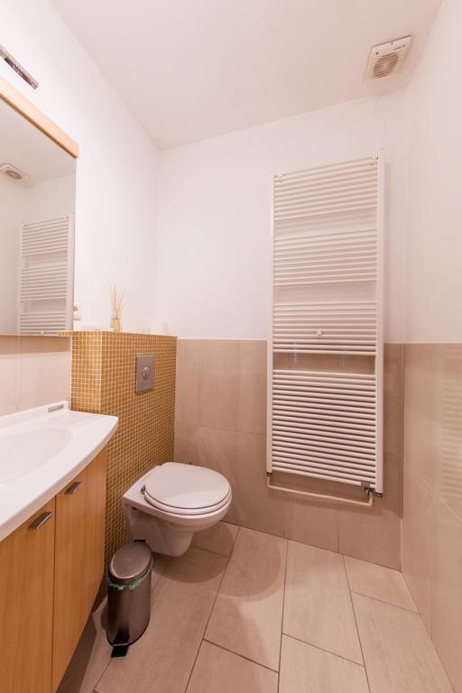 Mansard Apartment Antonovicha 4 Kyiv Exterior photo