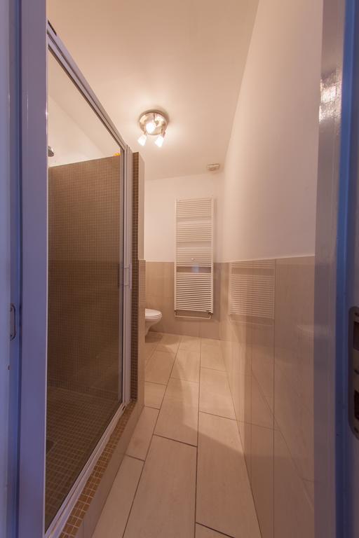 Mansard Apartment Antonovicha 4 Kyiv Room photo