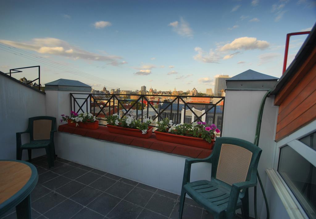 Mansard Apartment Antonovicha 4 Kyiv Exterior photo
