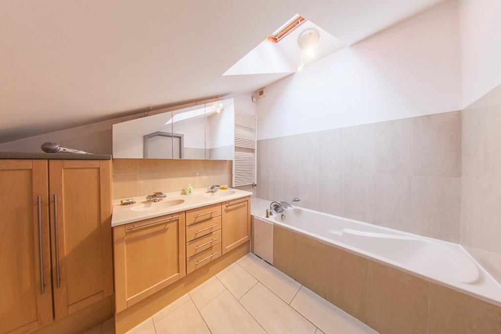 Mansard Apartment Antonovicha 4 Kyiv Exterior photo